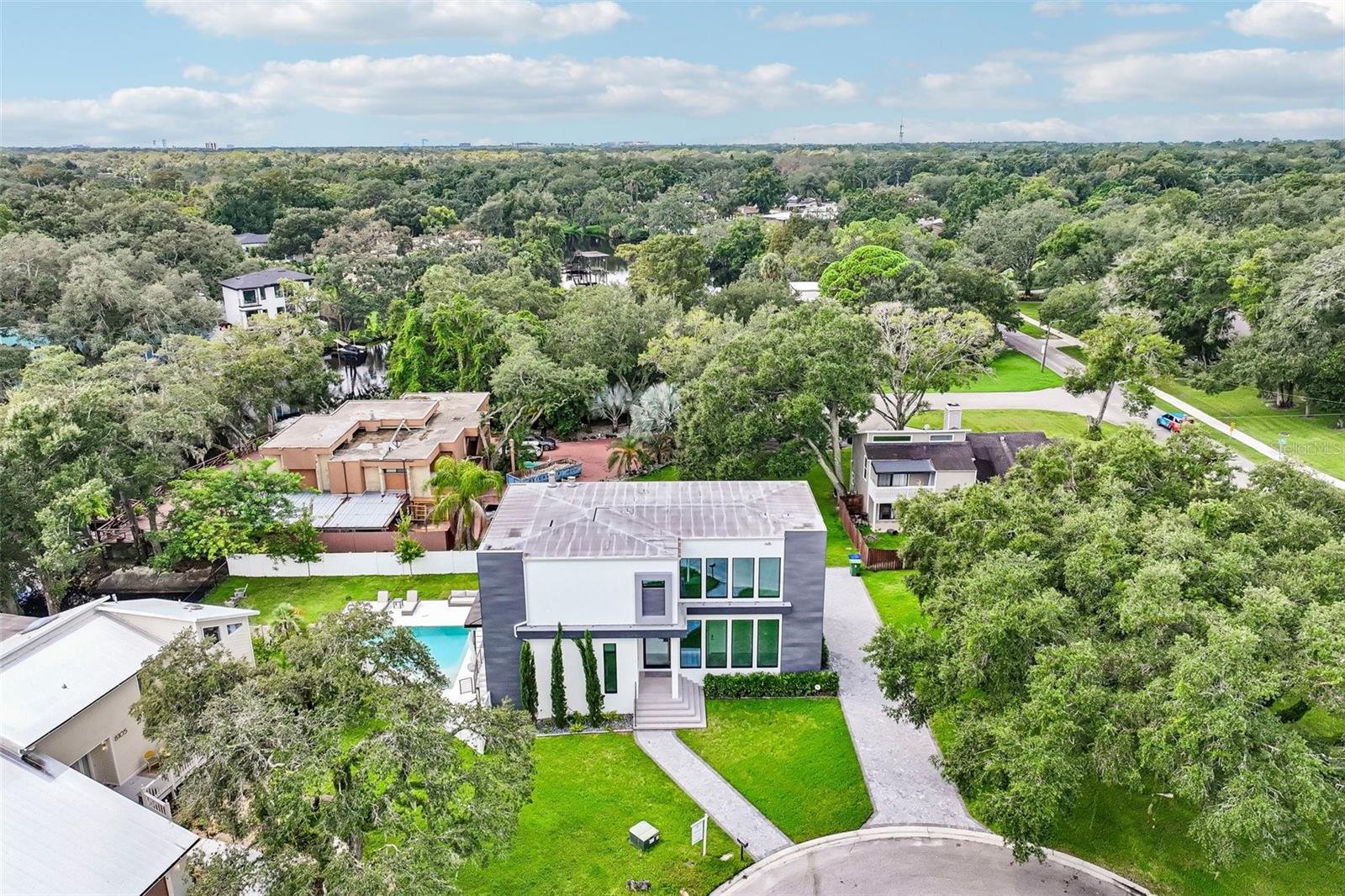 8103 N RIVER SHORE DR