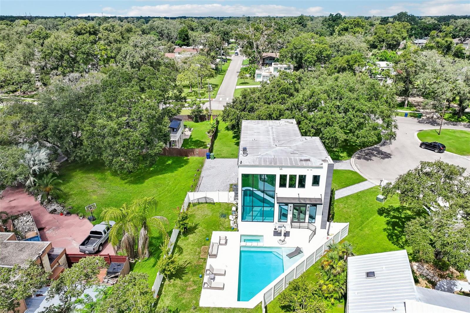 8103 N RIVER SHORE DR