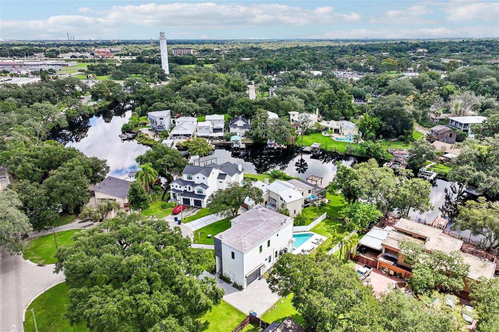 8103 N RIVER SHORE DR