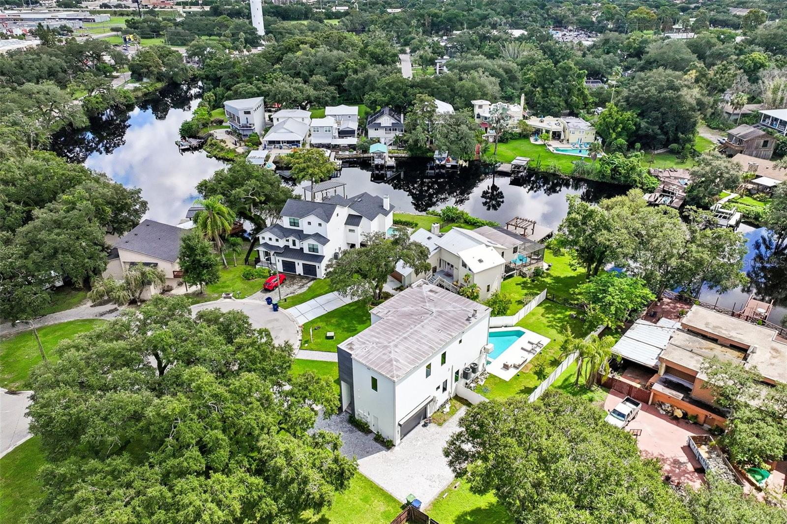 8103 N RIVER SHORE DR