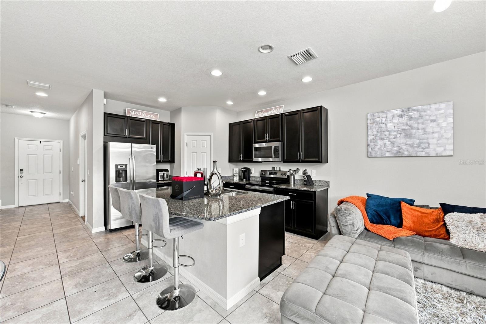 7030 SUMMER HOLLY PL