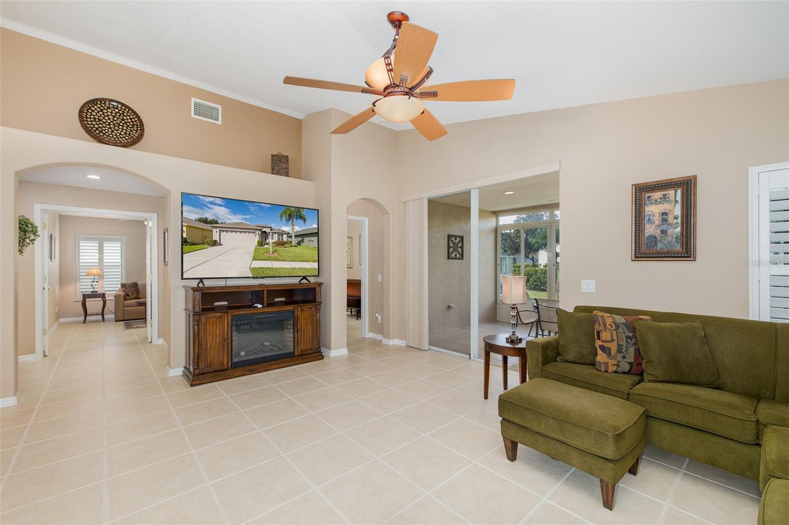 1856 ARBOR KNOLL LOOP