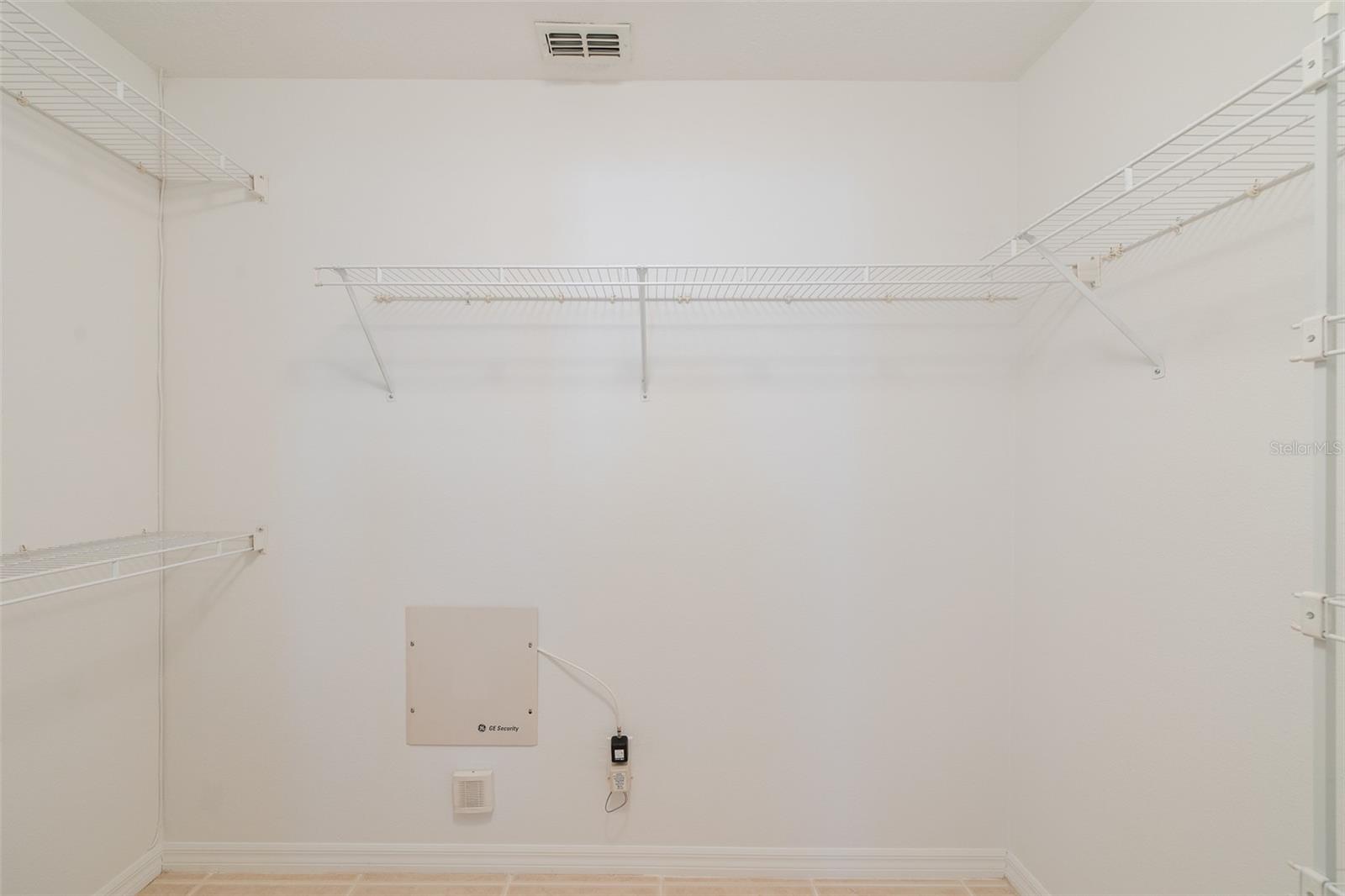 1856 ARBOR KNOLL LOOP