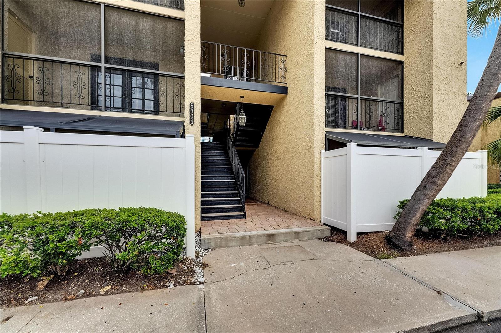 5304 W KENNEDY BLVD #106