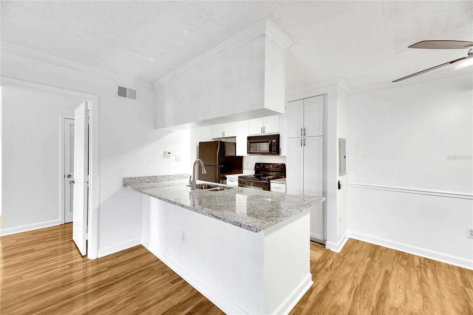 5304 W KENNEDY BLVD #106