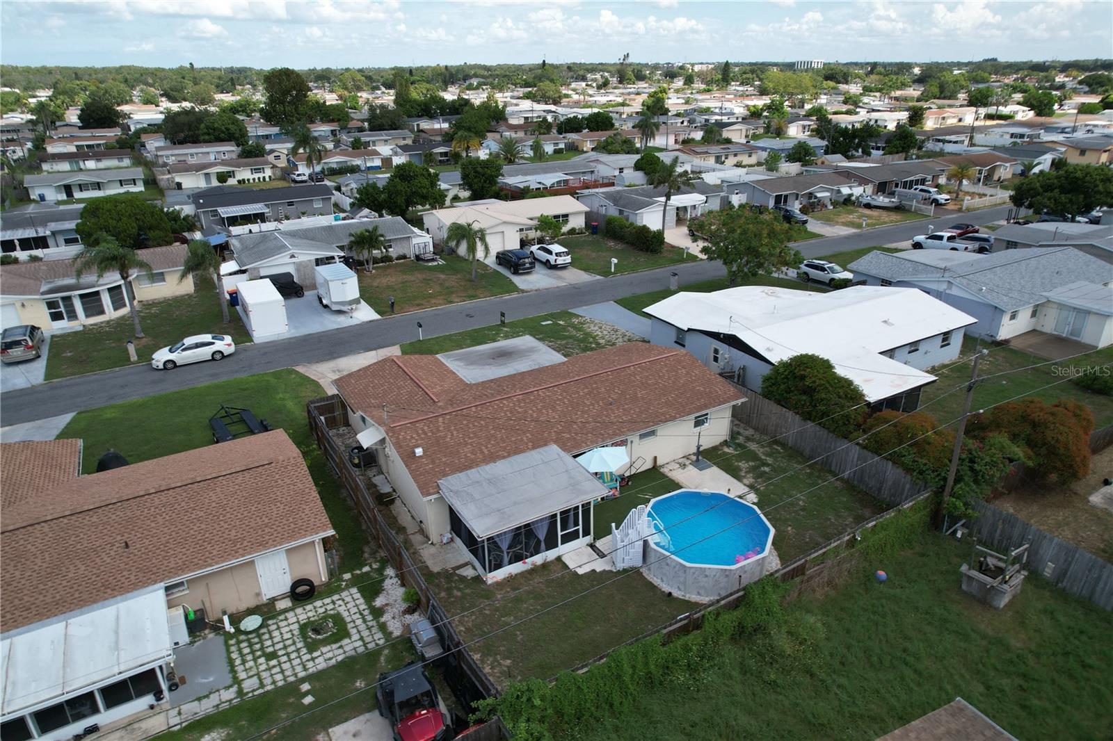 3748 REDWOOD DR