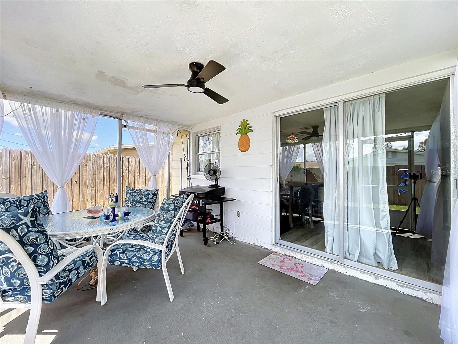 3748 REDWOOD DR