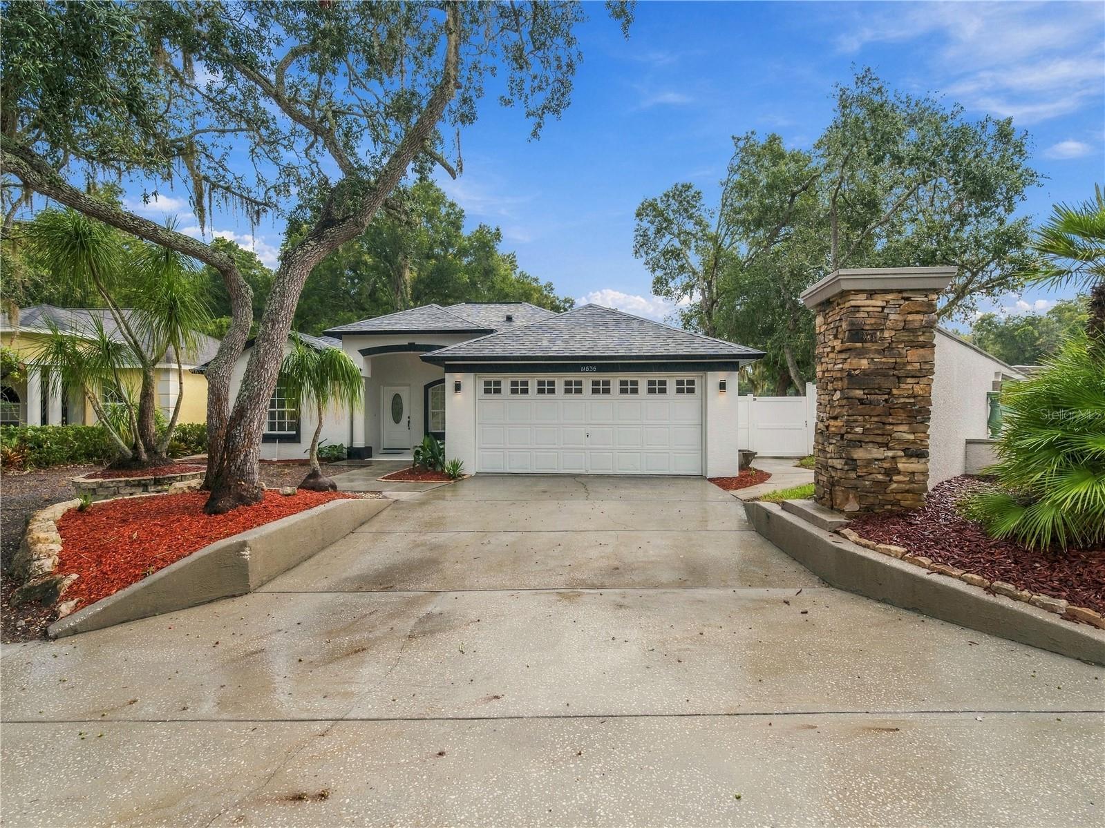 11836 HUNTERS LAKE DR