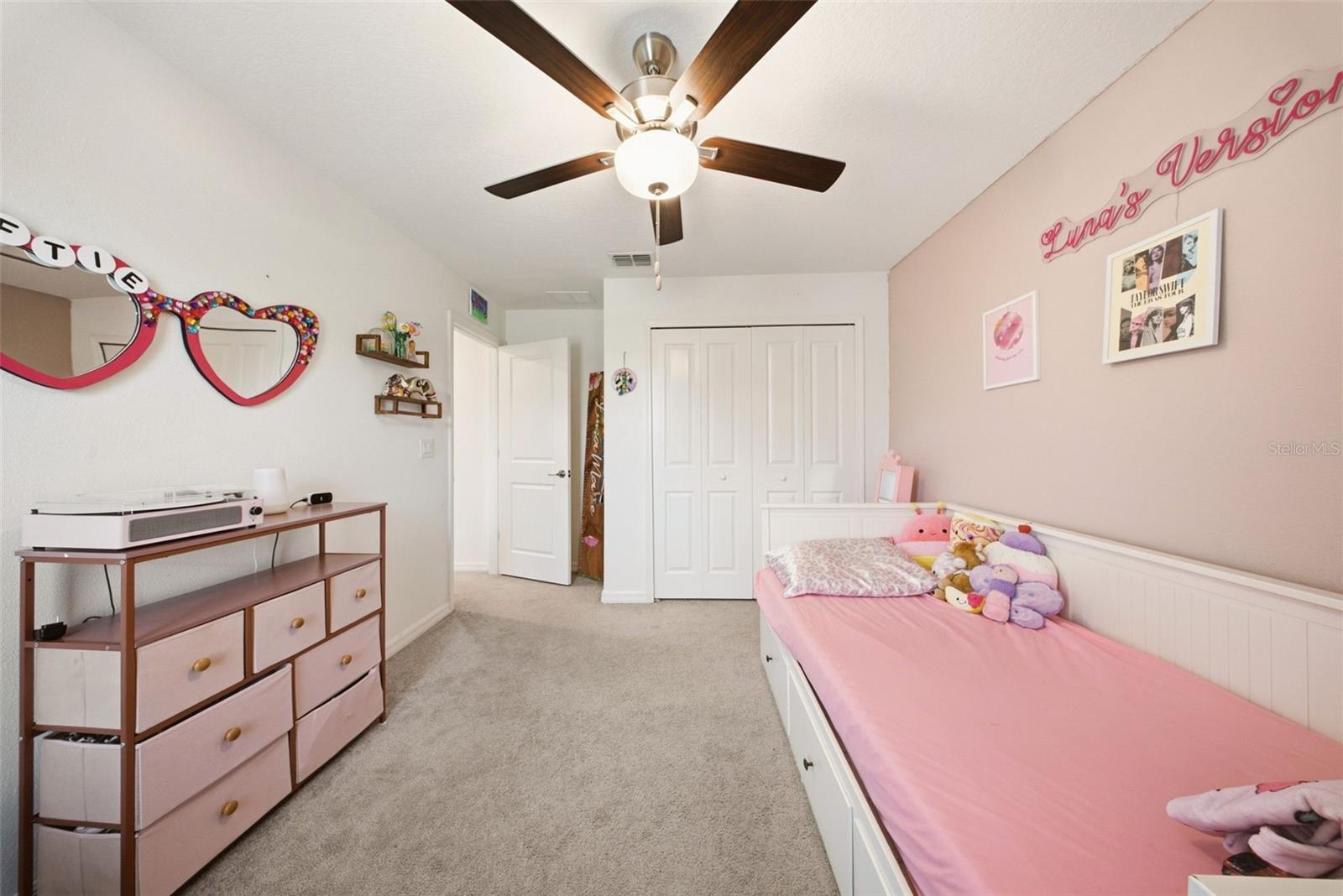 21846 LYONIA LN