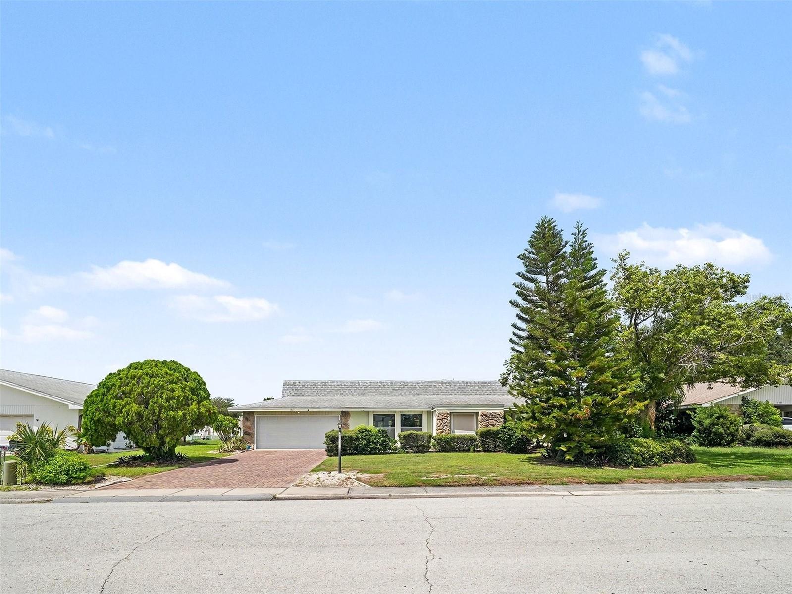 1513 NEW BEDFORD DR