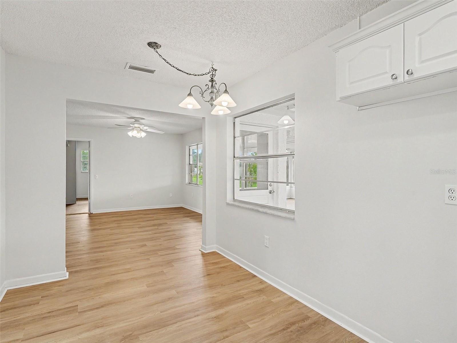 1513 NEW BEDFORD DR