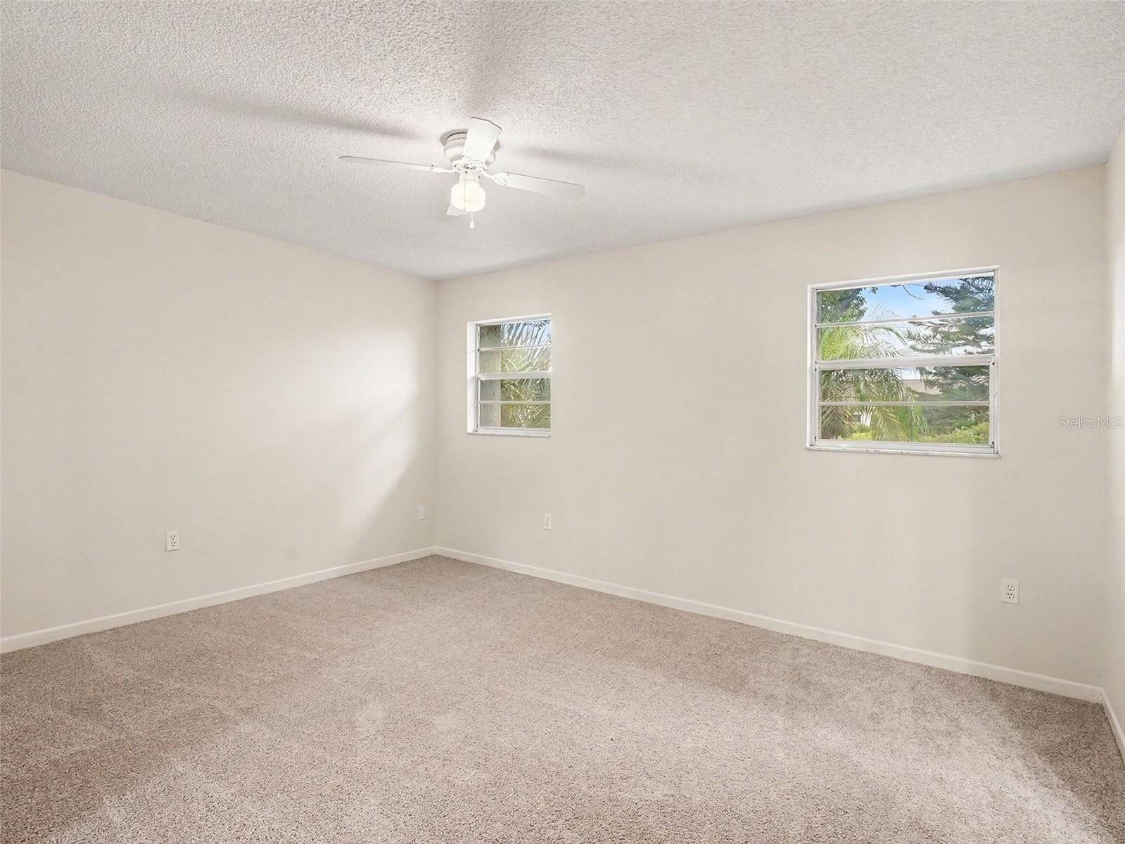 1513 NEW BEDFORD DR