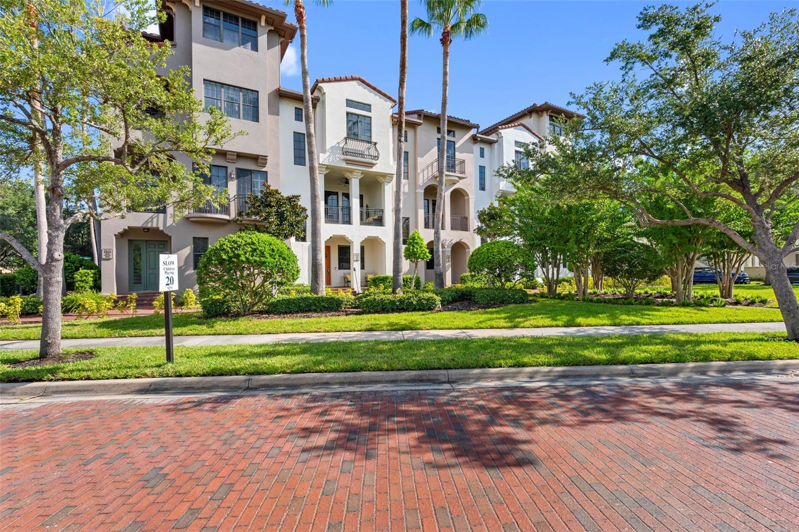 4815 Yacht Club Dr #103, Tampa