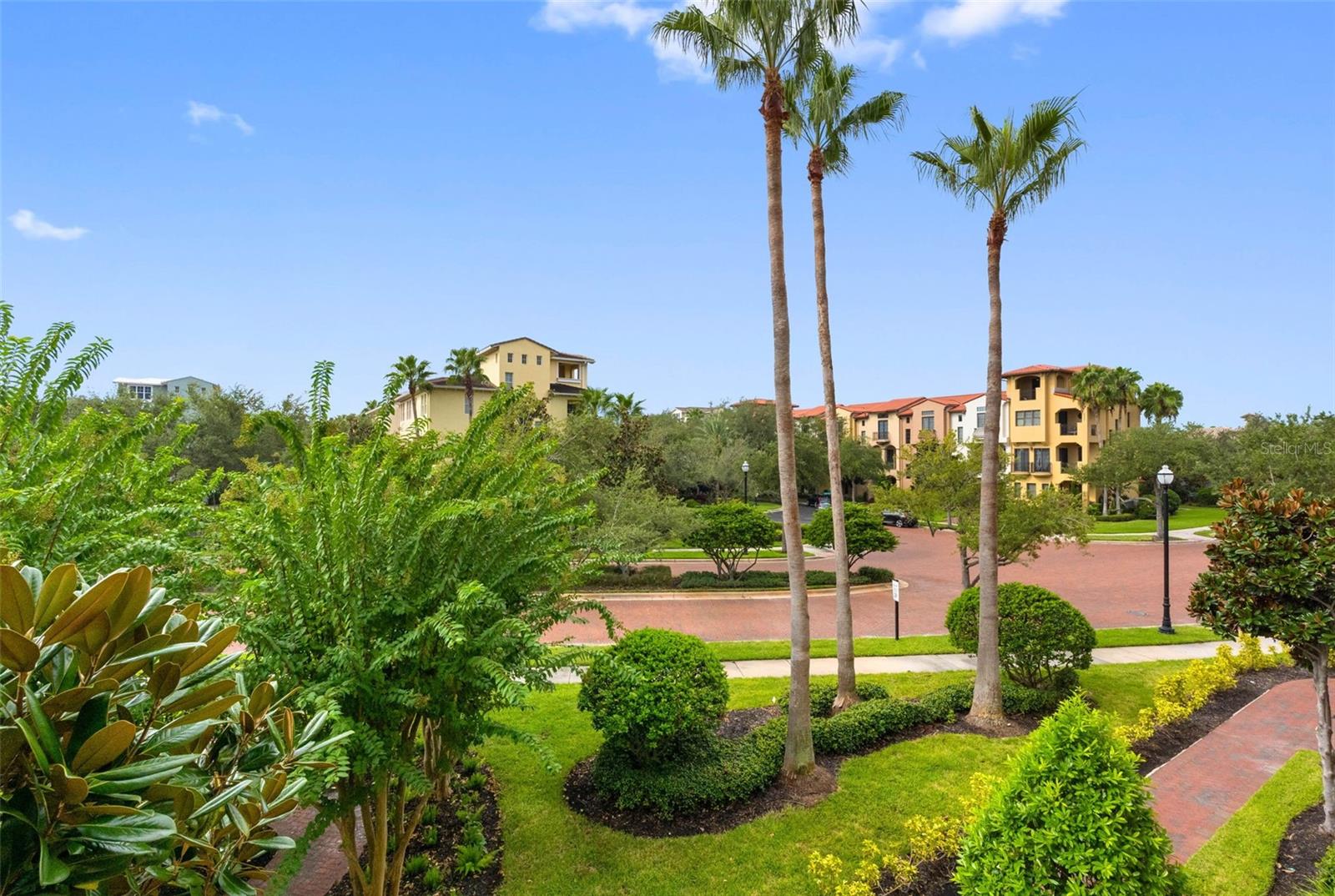 4815 YACHT CLUB DR #103