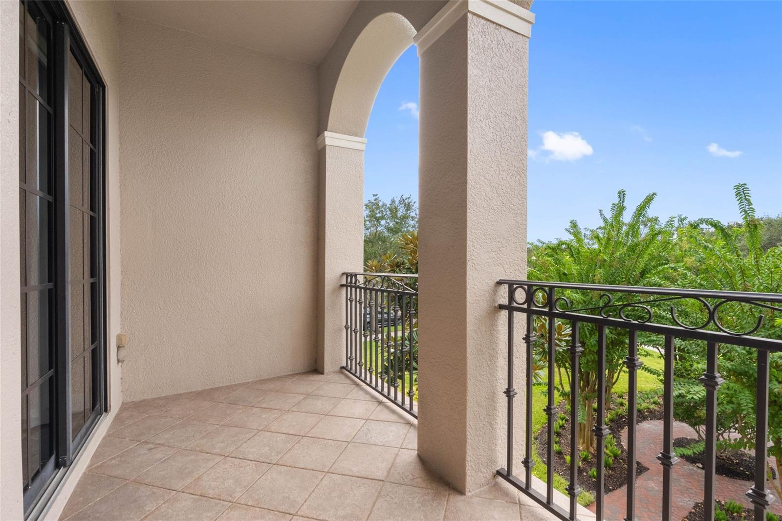 4815 YACHT CLUB DR #103