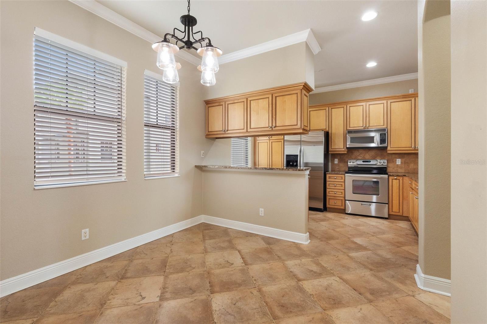 4815 YACHT CLUB DR #103