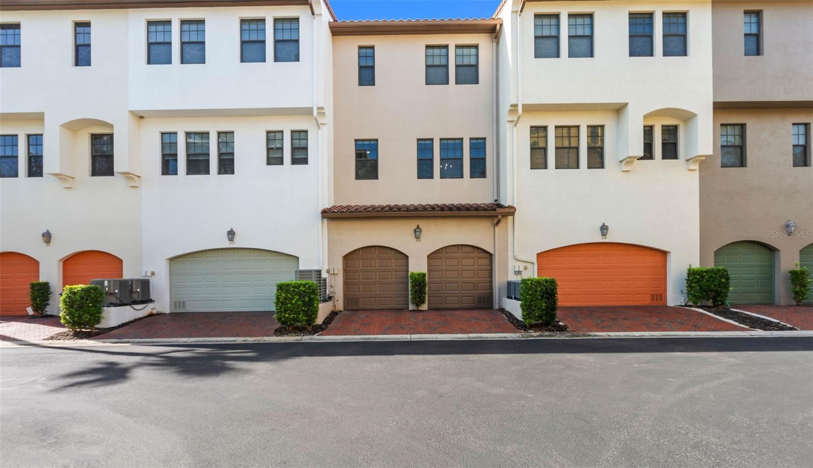 4815 YACHT CLUB DR #103