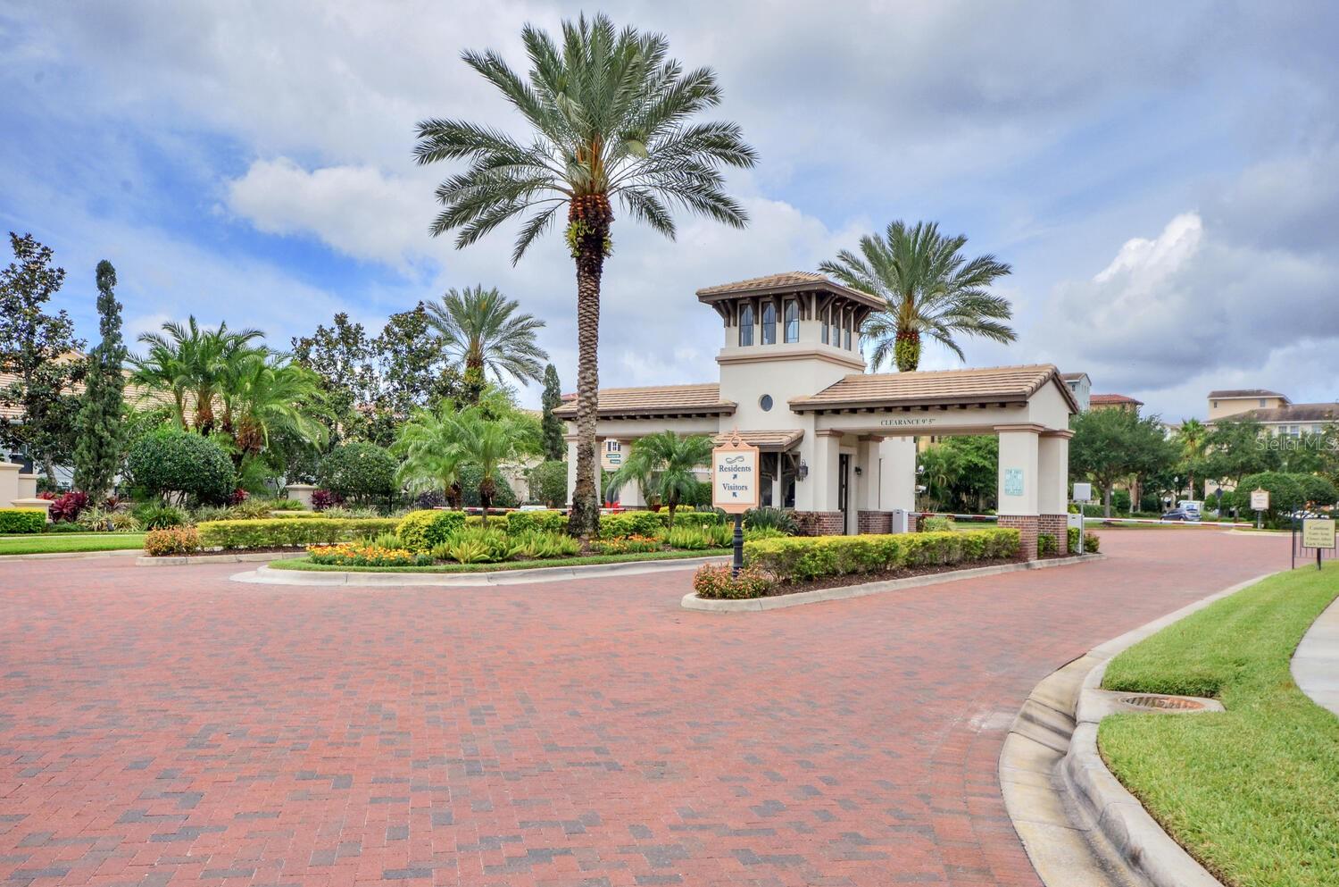 4815 YACHT CLUB DR #103