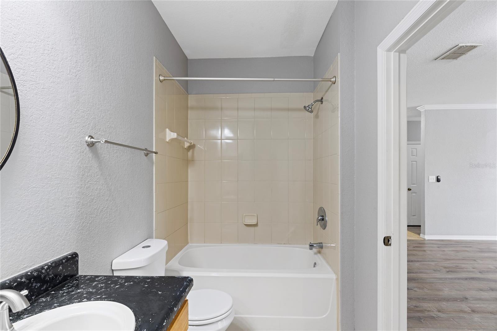 10105 COURTNEY OAKS CIR #203