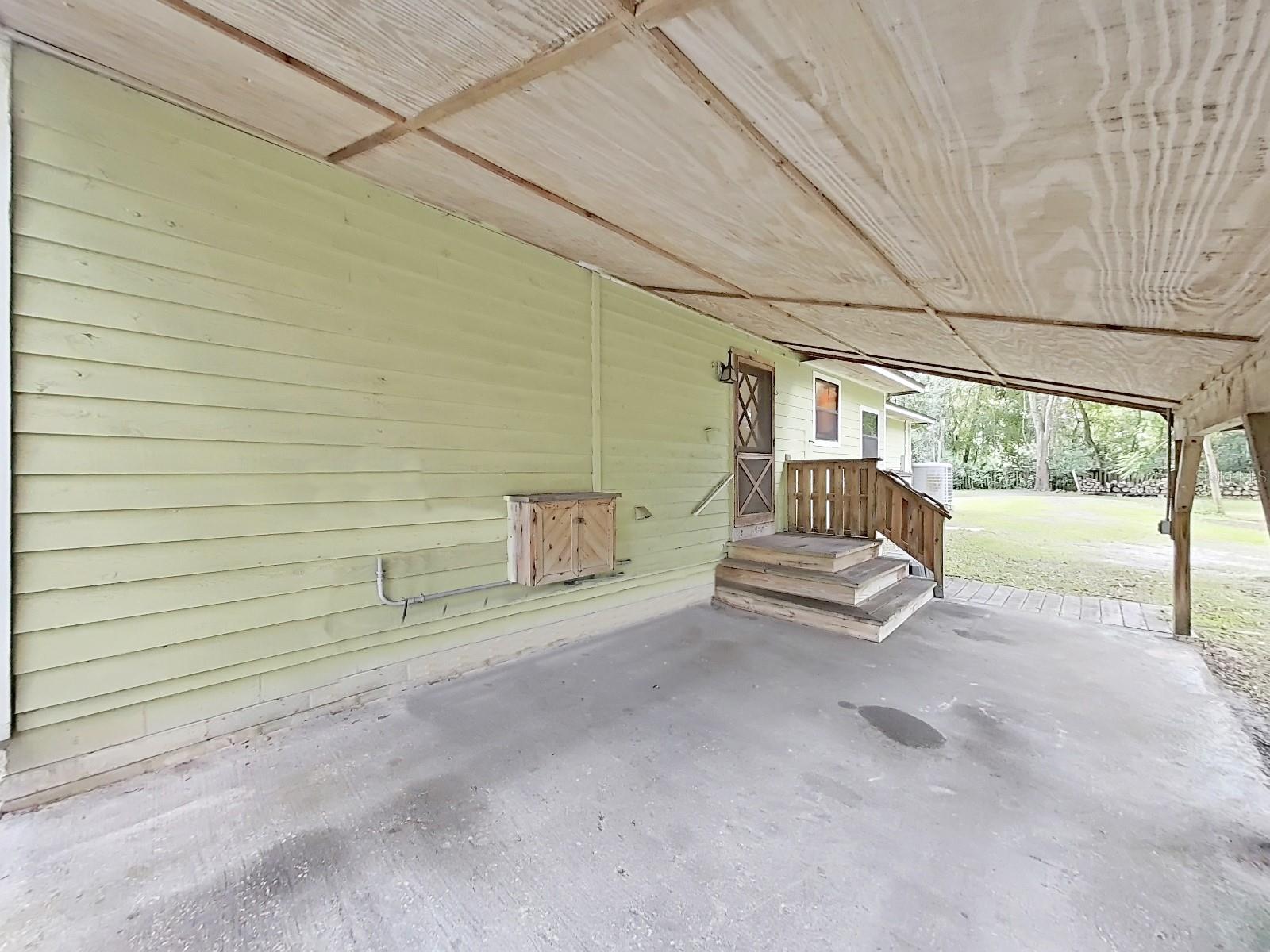 6075 COUNTRY CLUB RD