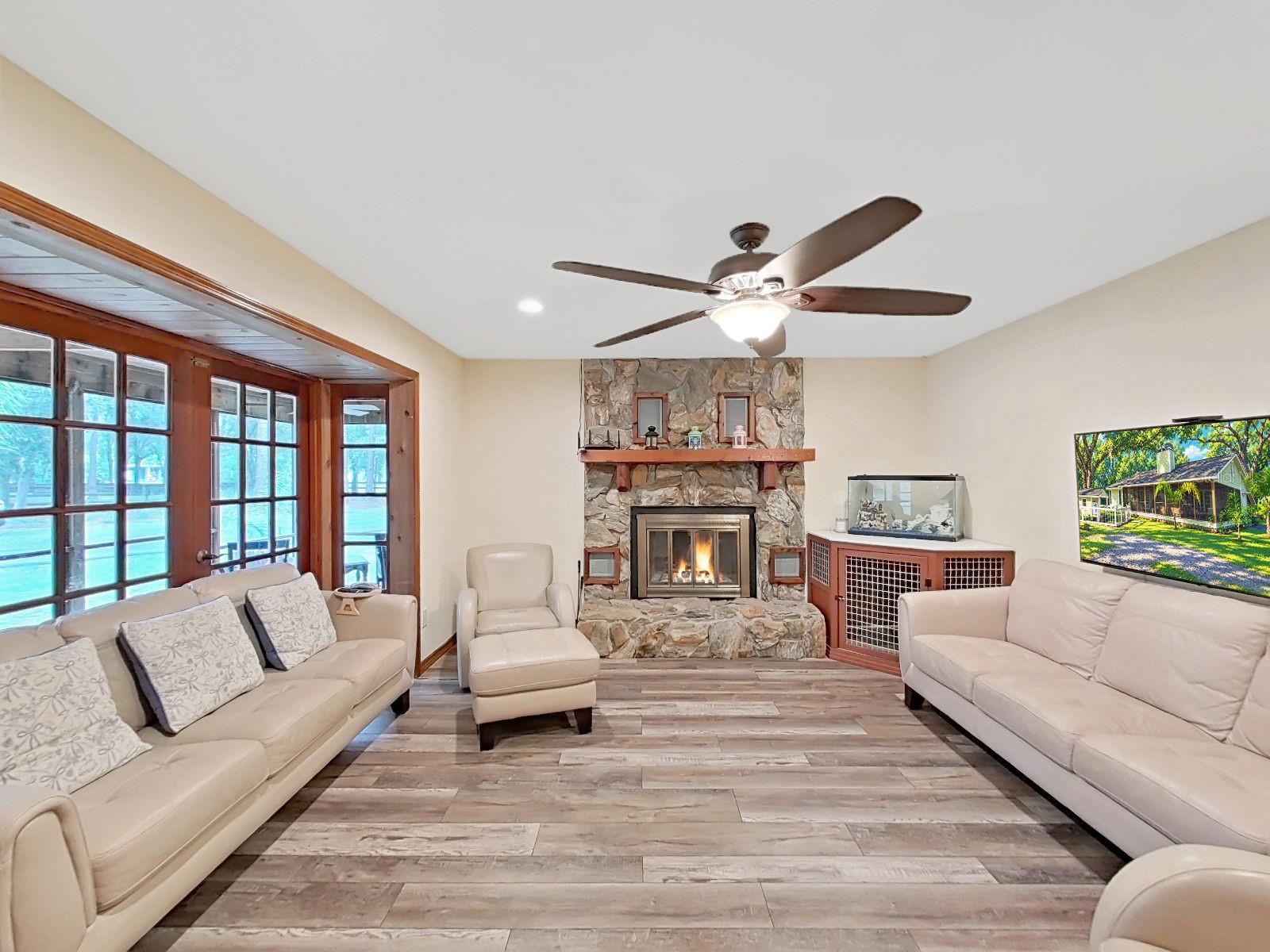 6075 COUNTRY CLUB RD