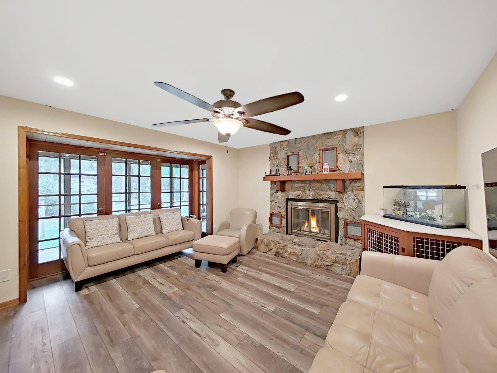 6075 COUNTRY CLUB RD
