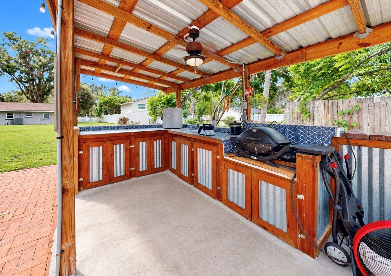 11004 RIVERVIEW DR