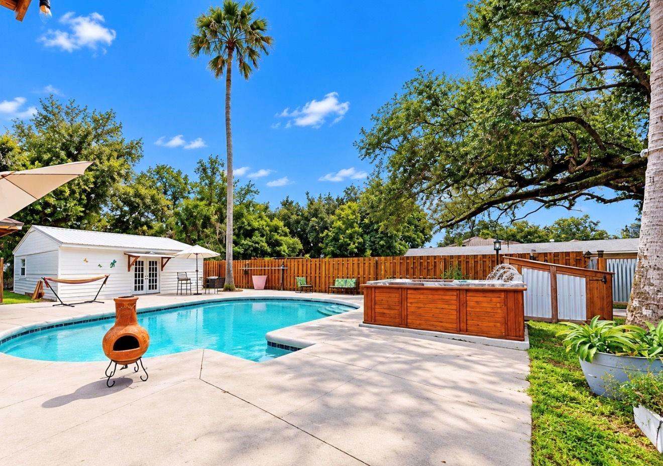11004 RIVERVIEW DR