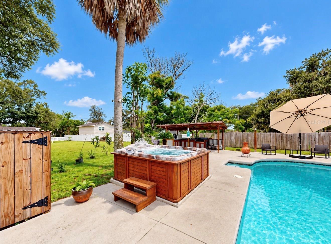 11004 RIVERVIEW DR