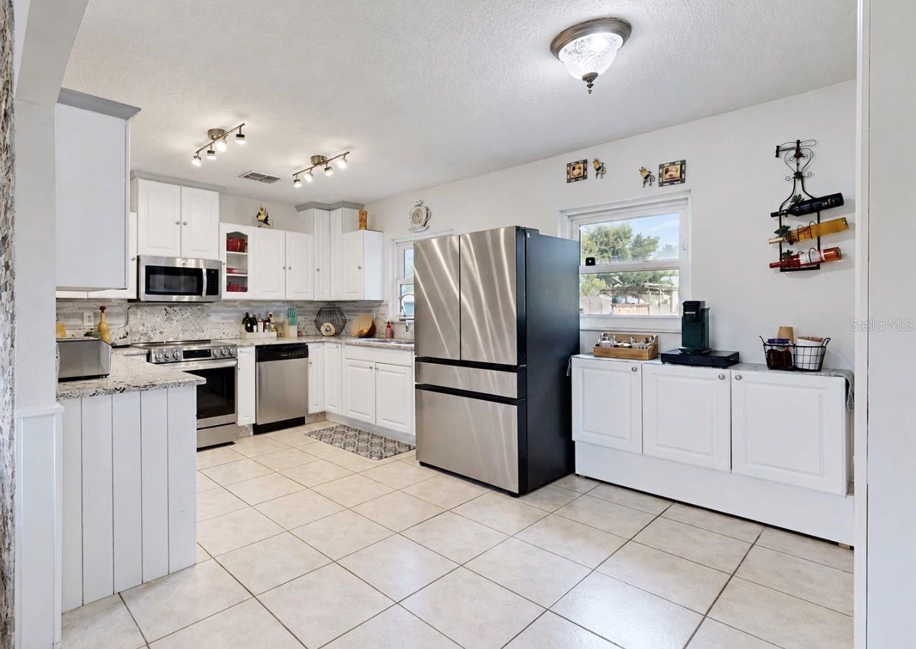 11004 RIVERVIEW DR