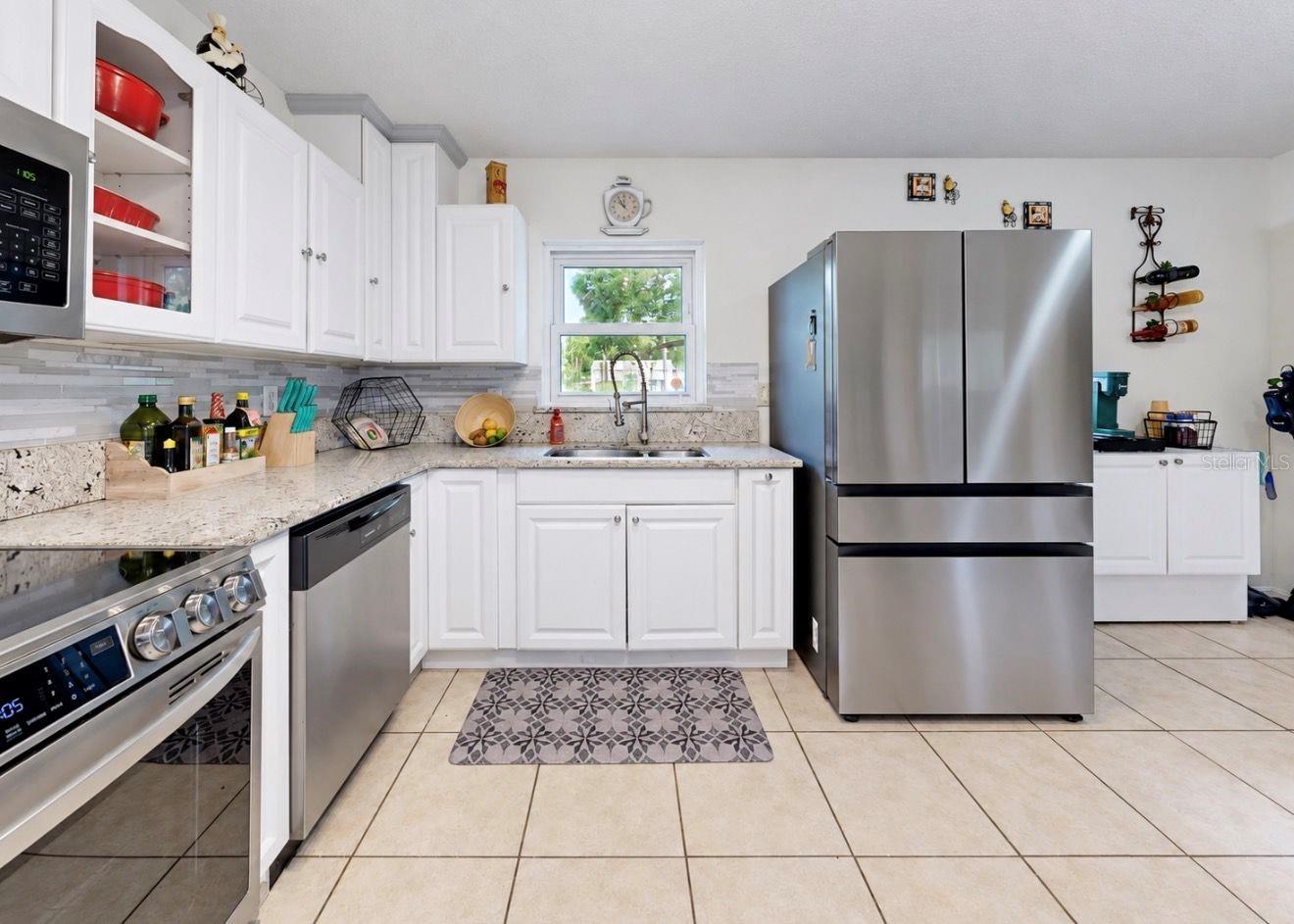 11004 RIVERVIEW DR