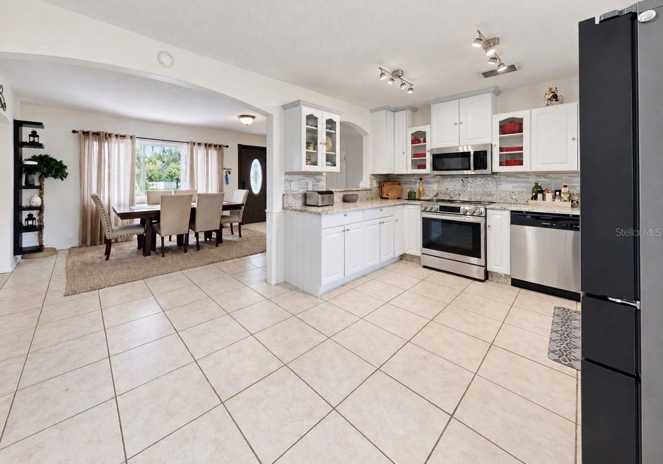 11004 RIVERVIEW DR