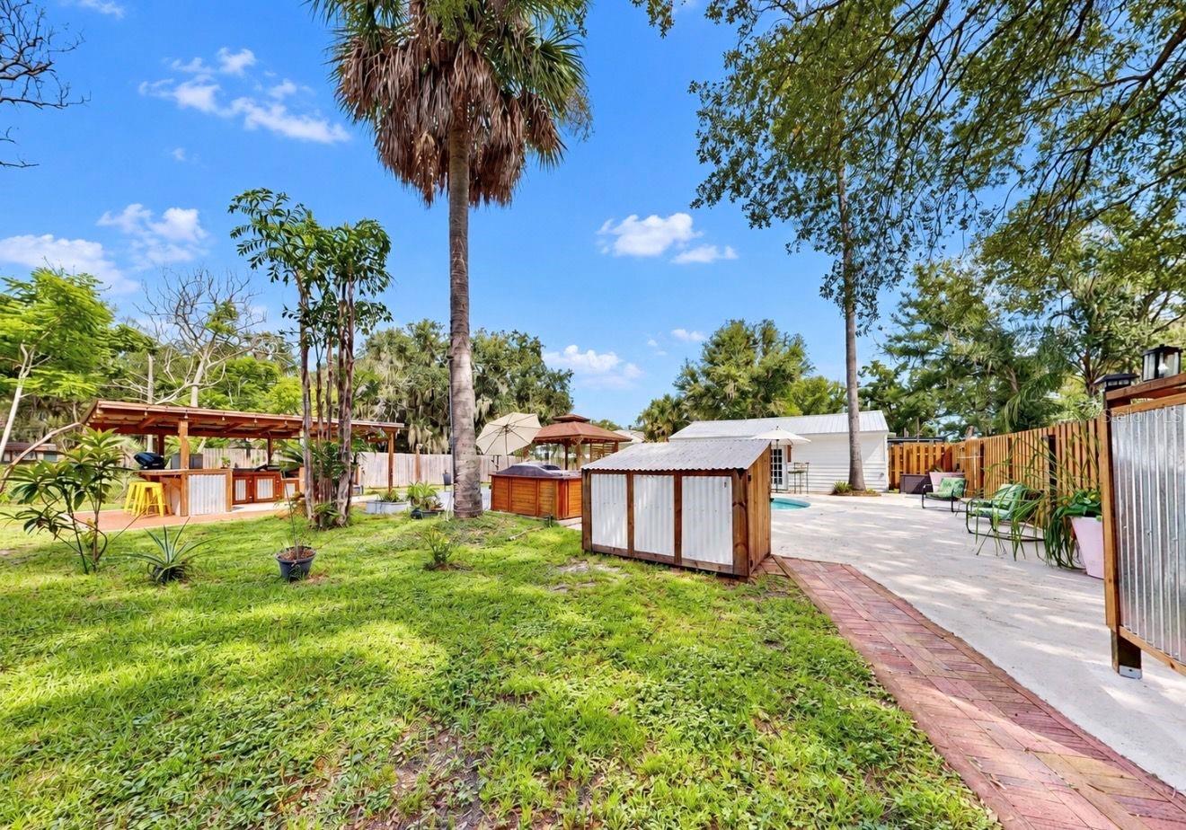 11004 RIVERVIEW DR