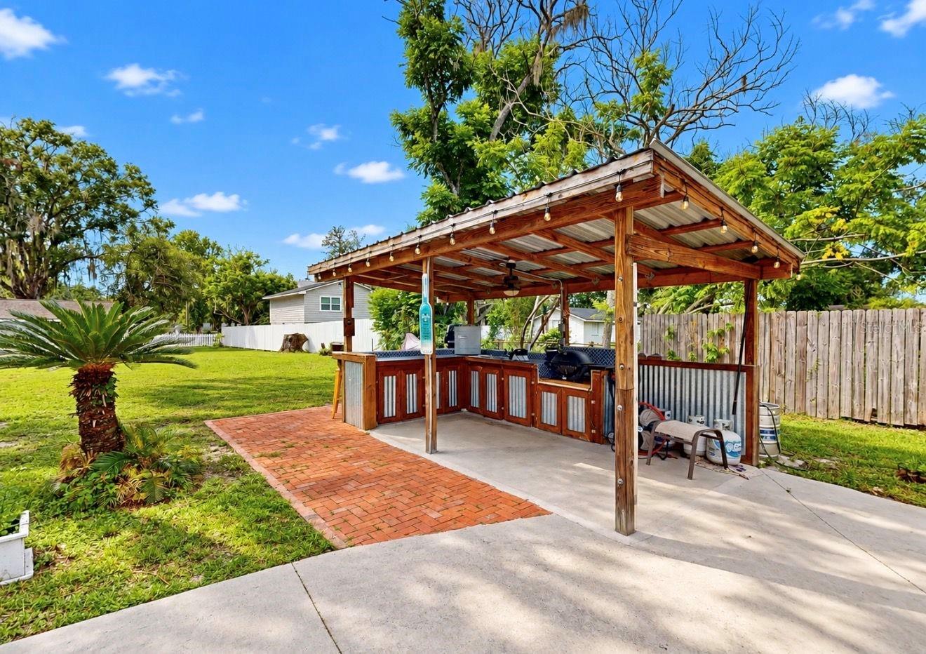 11004 RIVERVIEW DR