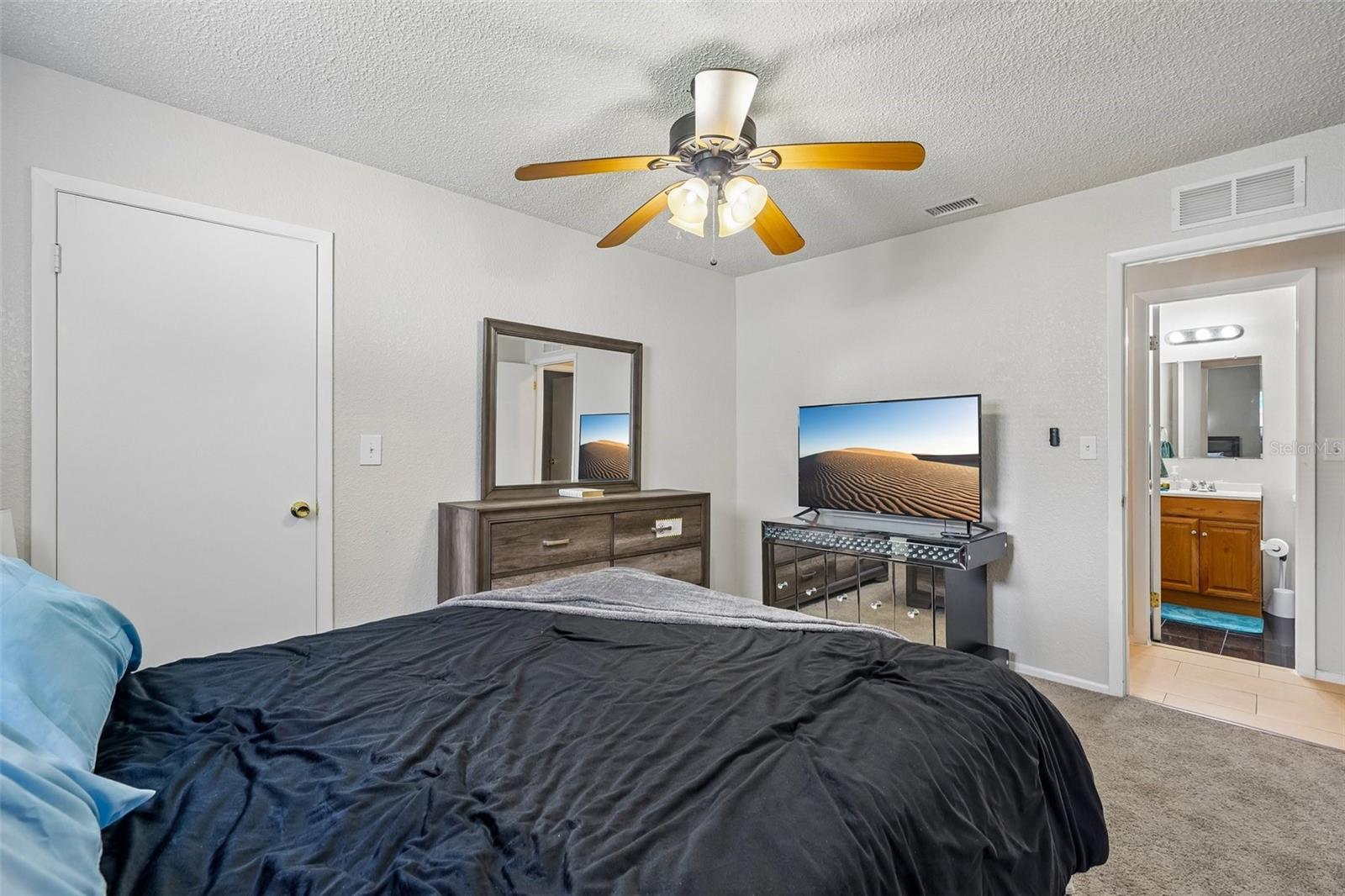 16139 VILLA DR