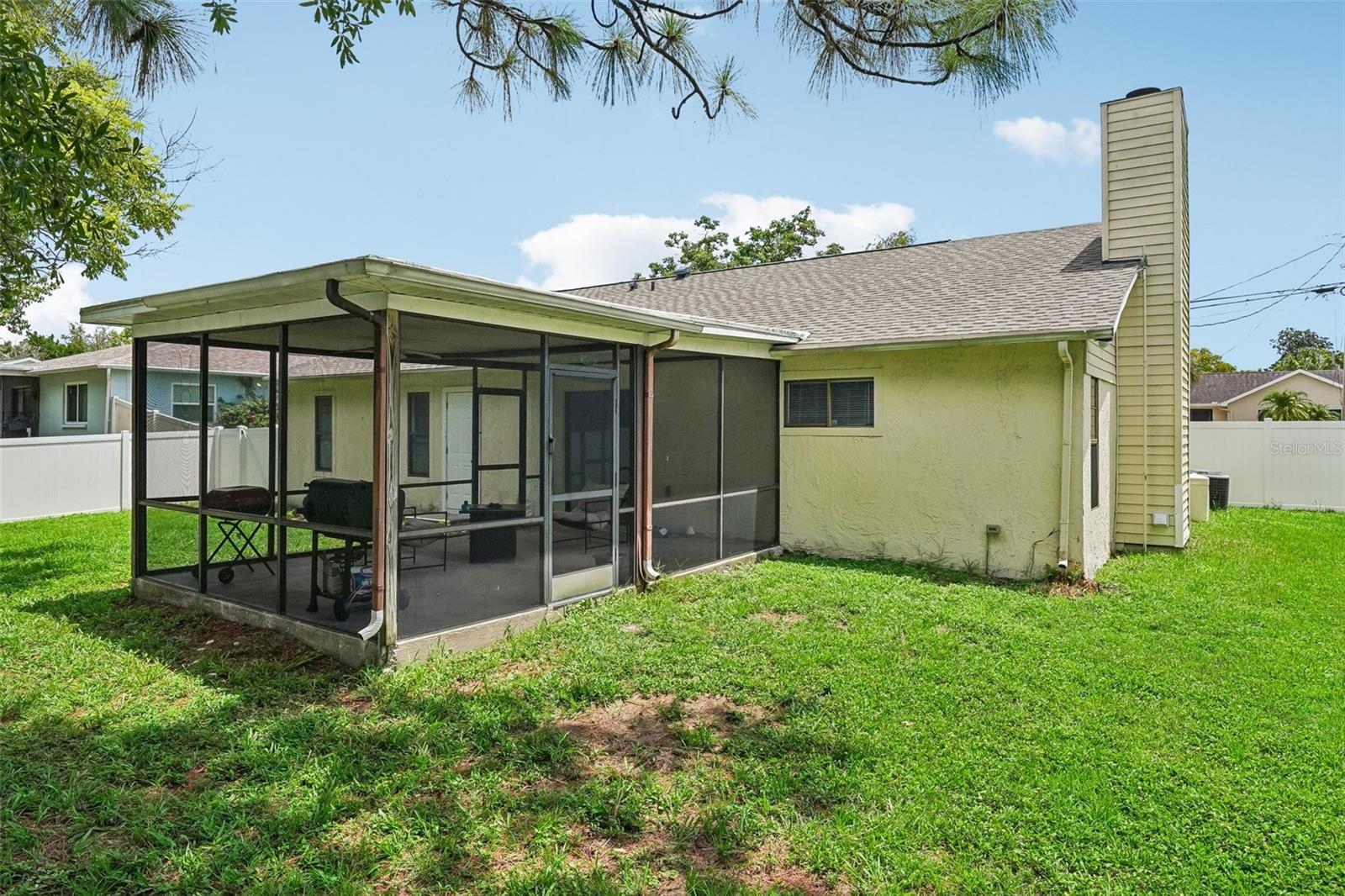 16139 VILLA DR