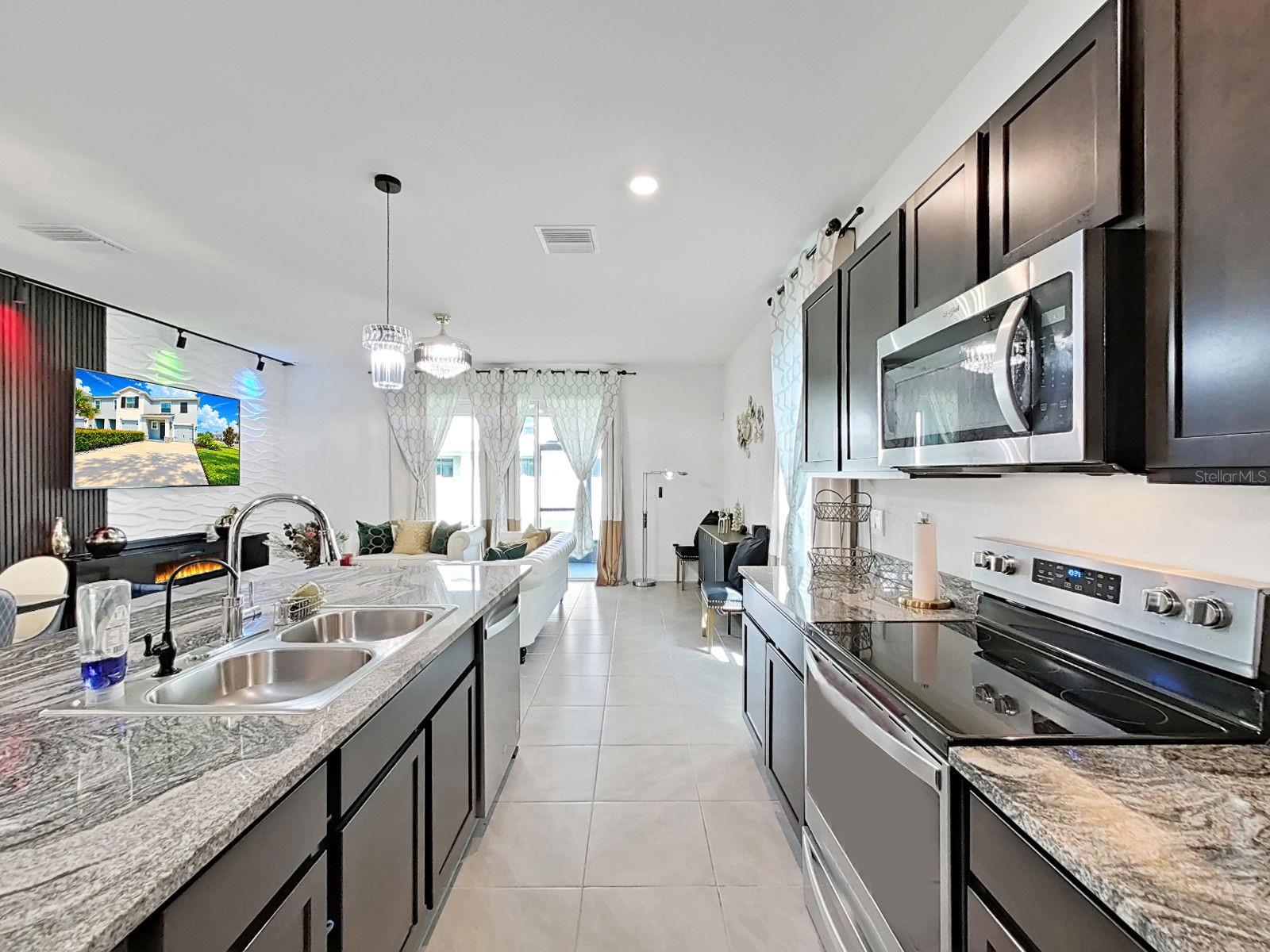 3556 WHITE DANDELION CT