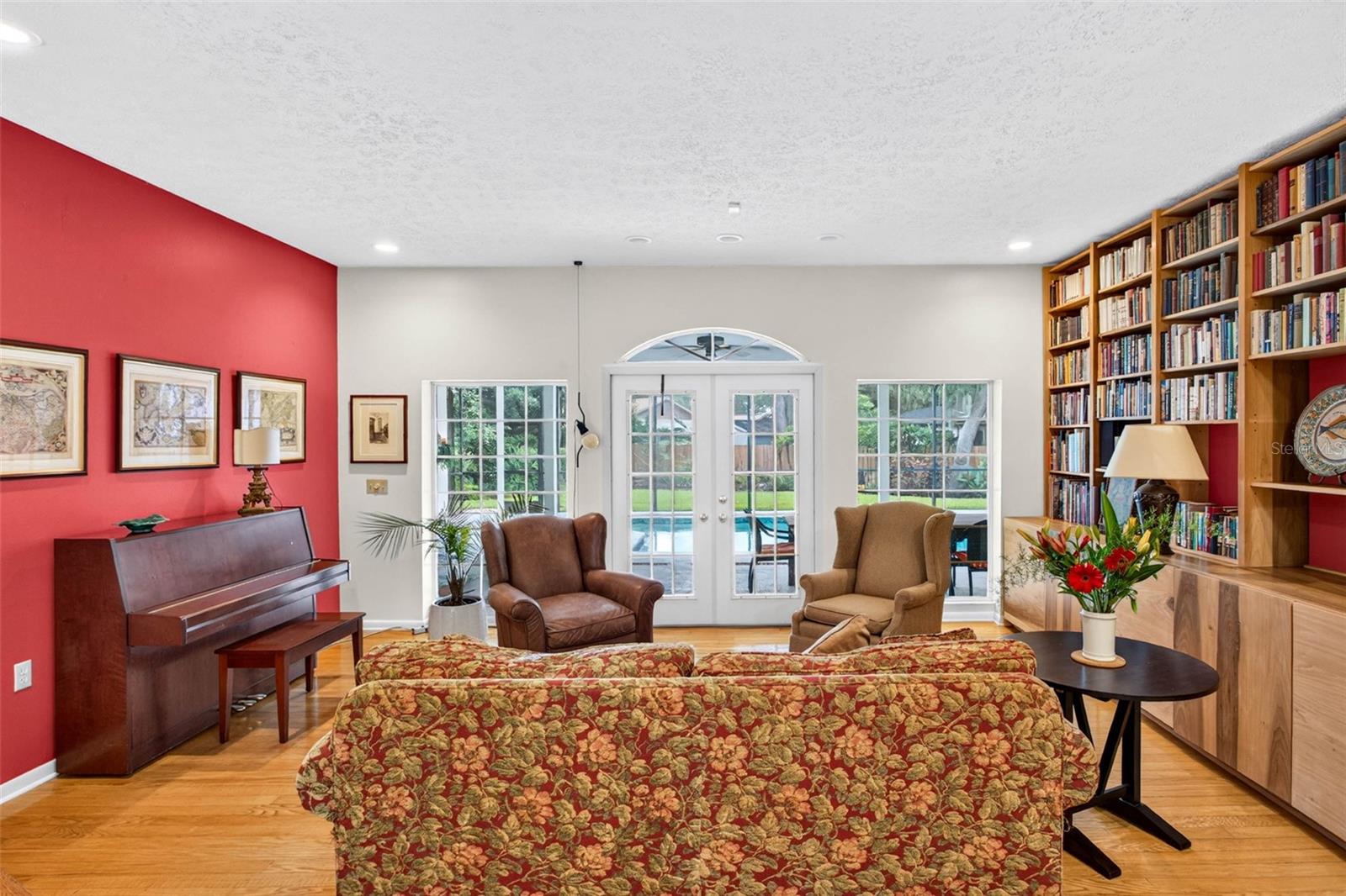 513 GARRARD DR