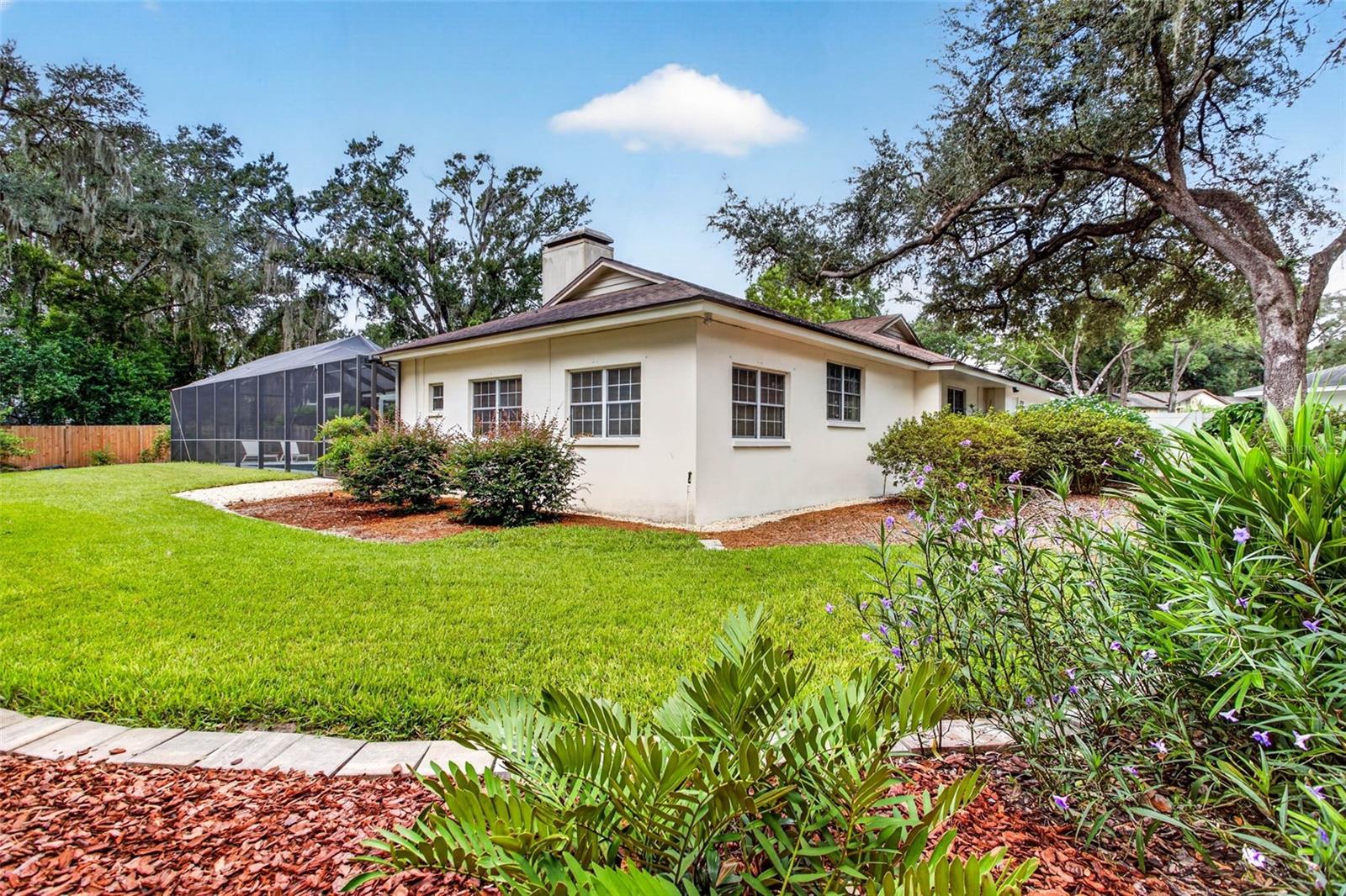 513 GARRARD DR