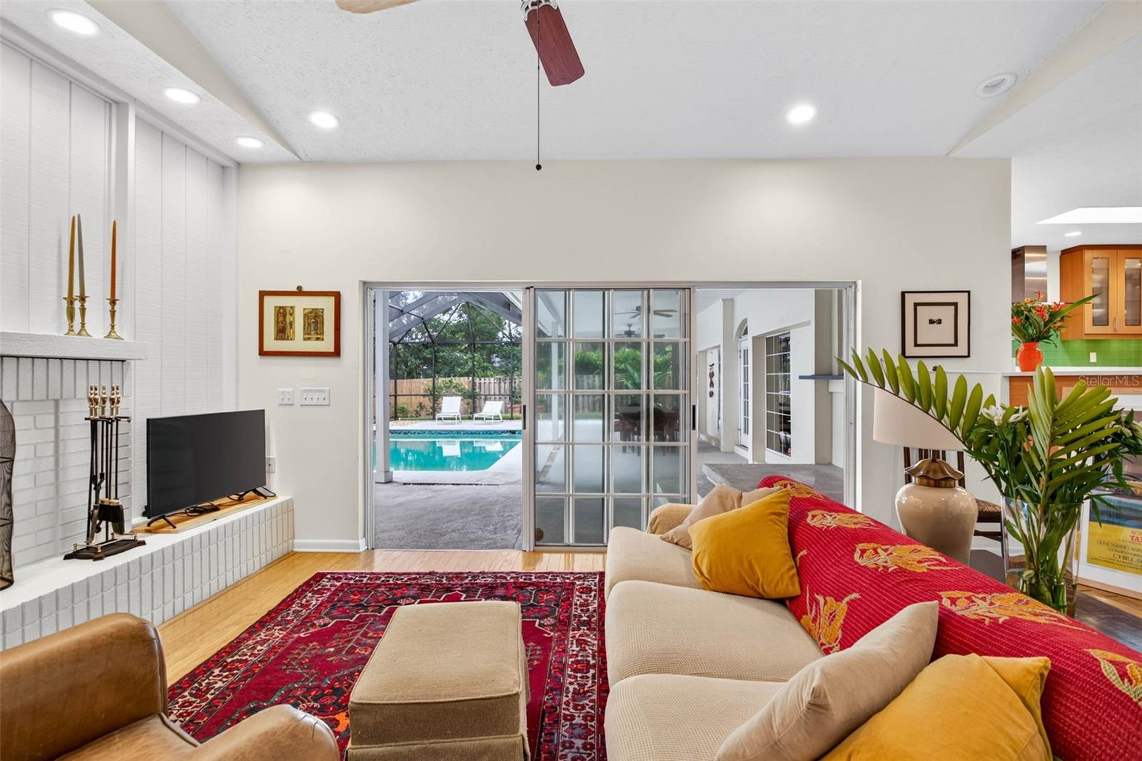 513 GARRARD DR