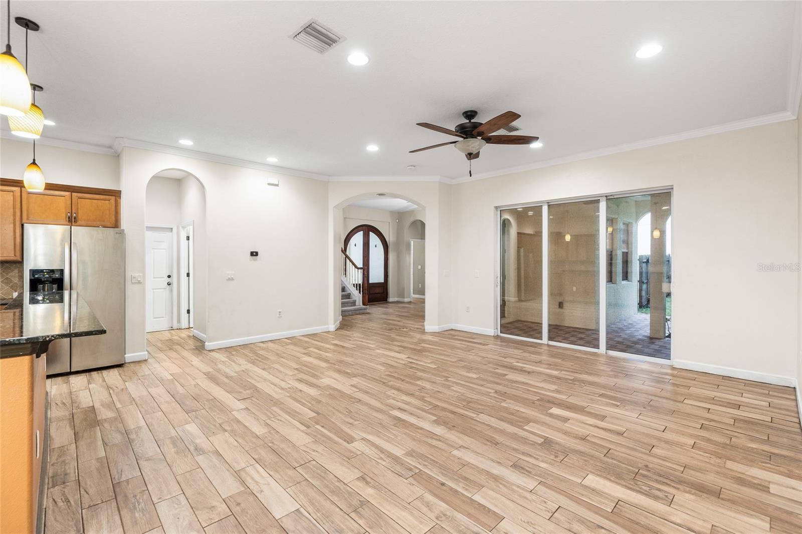 4117 WOODACRE LN