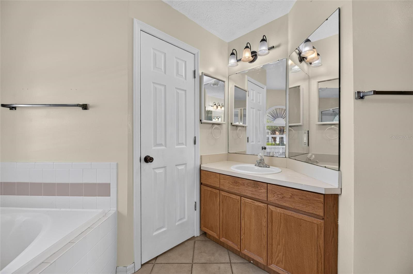 4404 KENDAL CT
