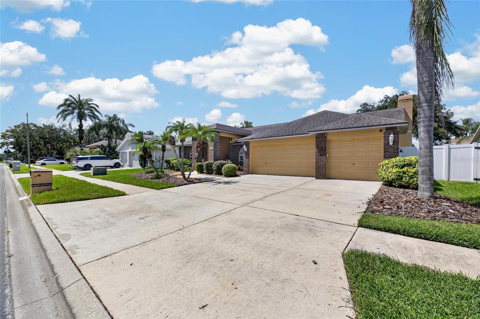 4404 KENDAL CT