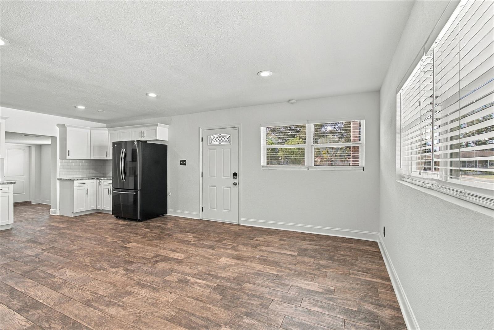 4107 W WYOMING AVE