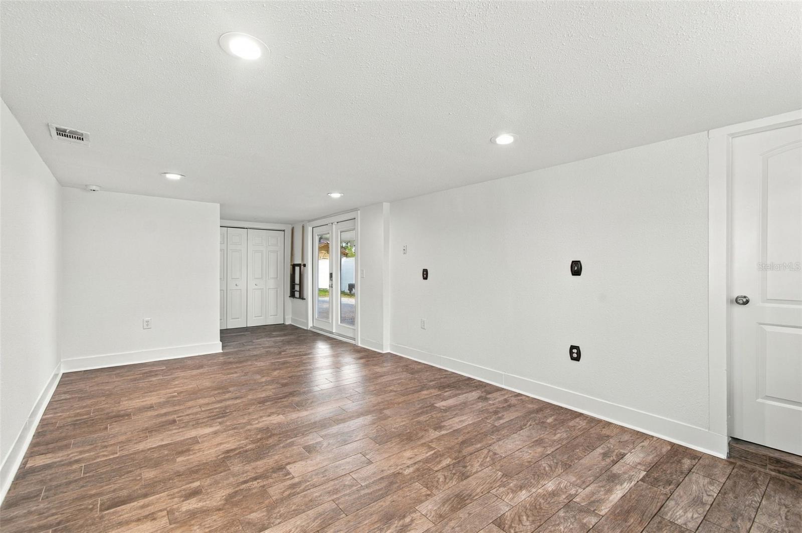 4107 W WYOMING AVE