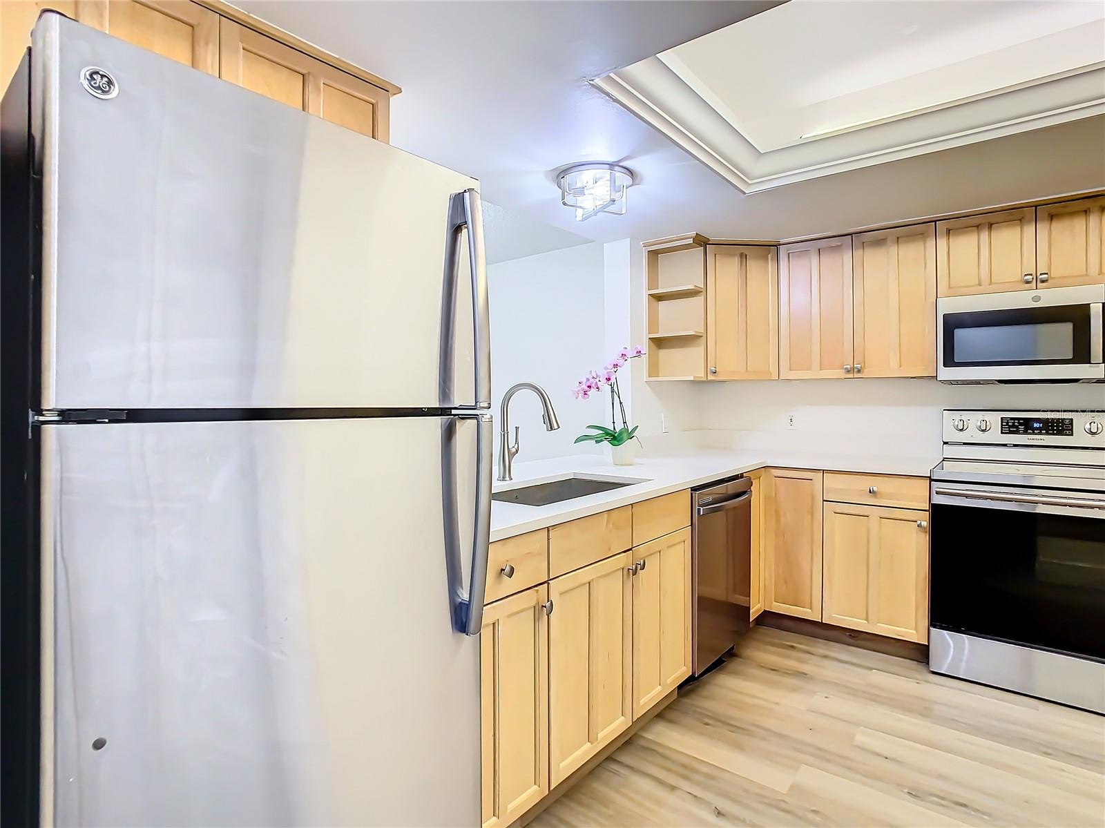 11237 CEDAR HOLLOW LN