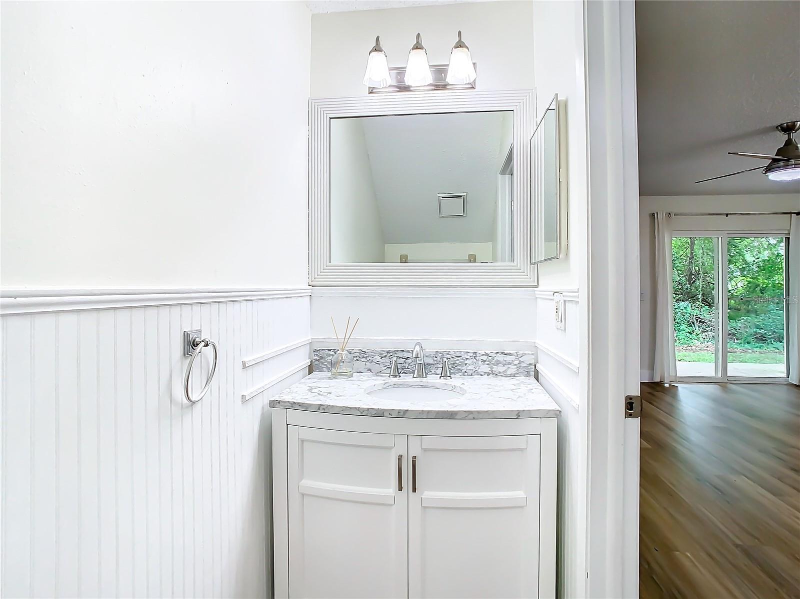 11237 CEDAR HOLLOW LN