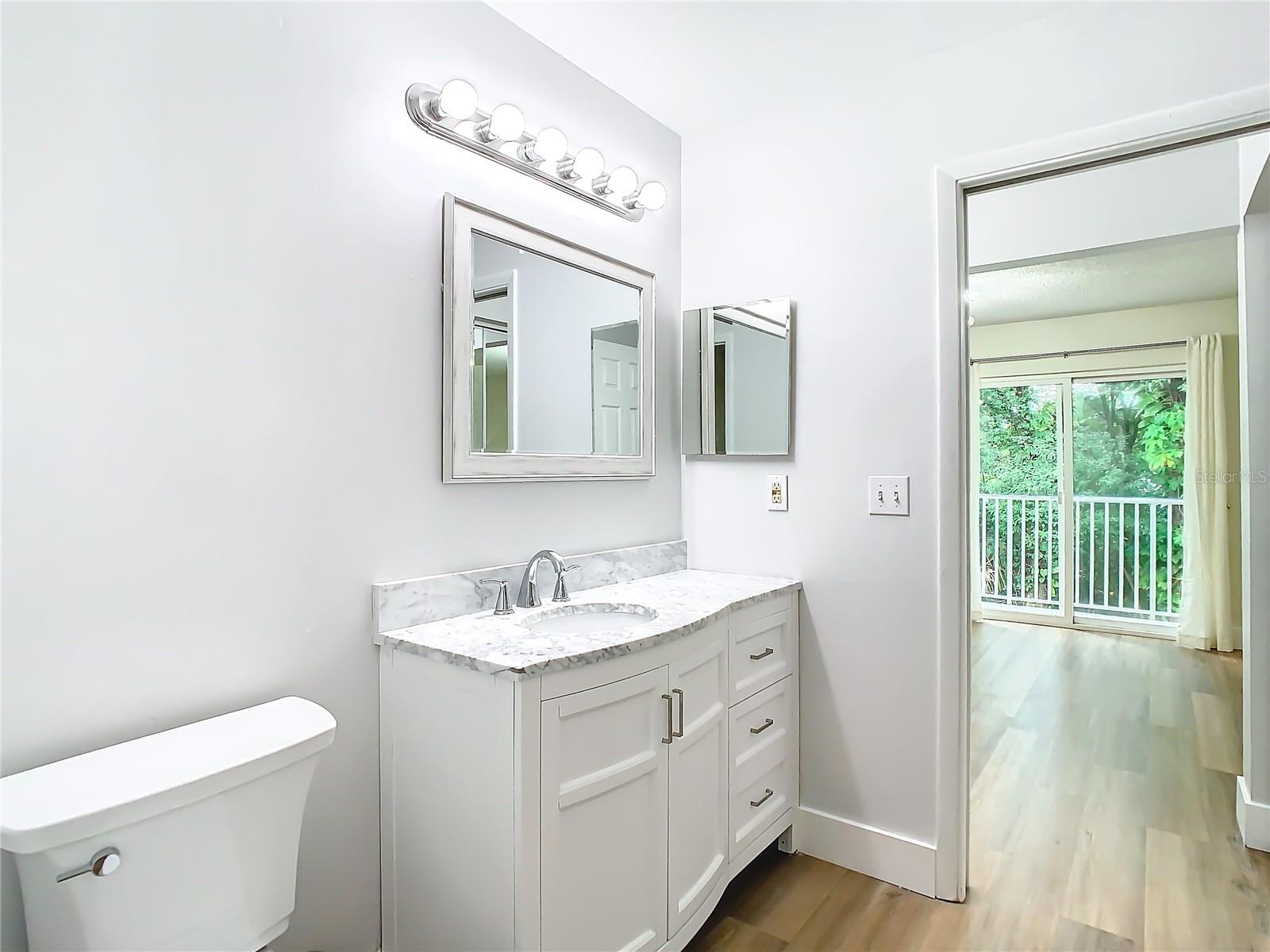 11237 CEDAR HOLLOW LN