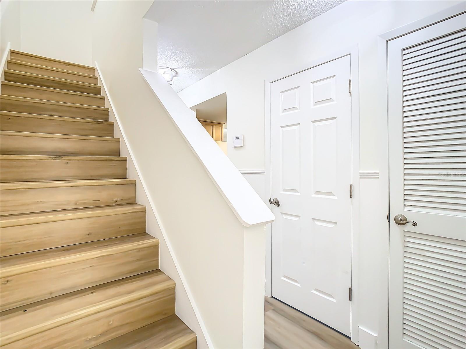 11237 CEDAR HOLLOW LN