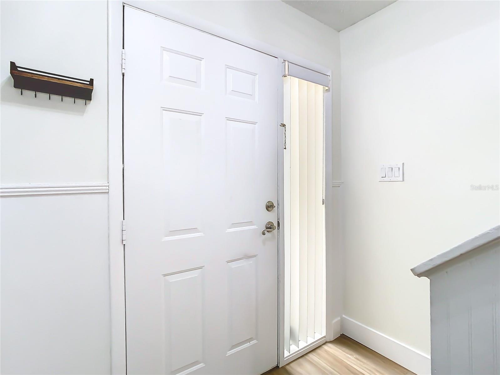 11237 CEDAR HOLLOW LN